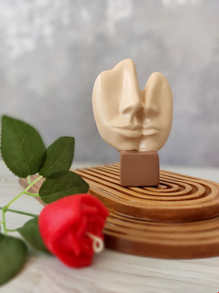 تندیس مینیمال دوچهره