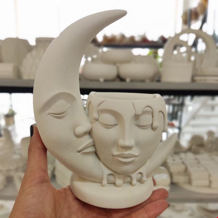 جابراشی بوسه ماه